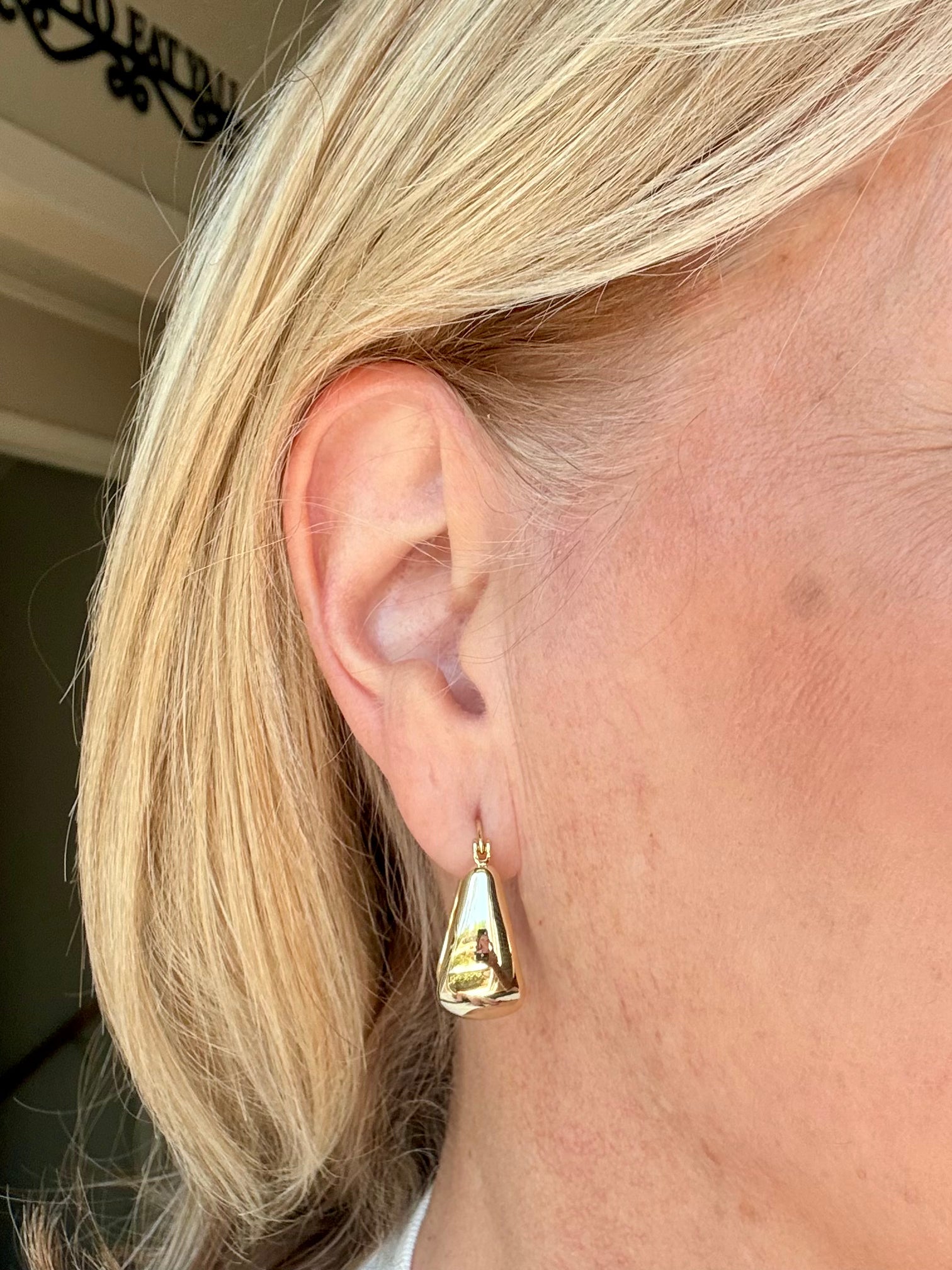 The U-Shaped Latch Hoop