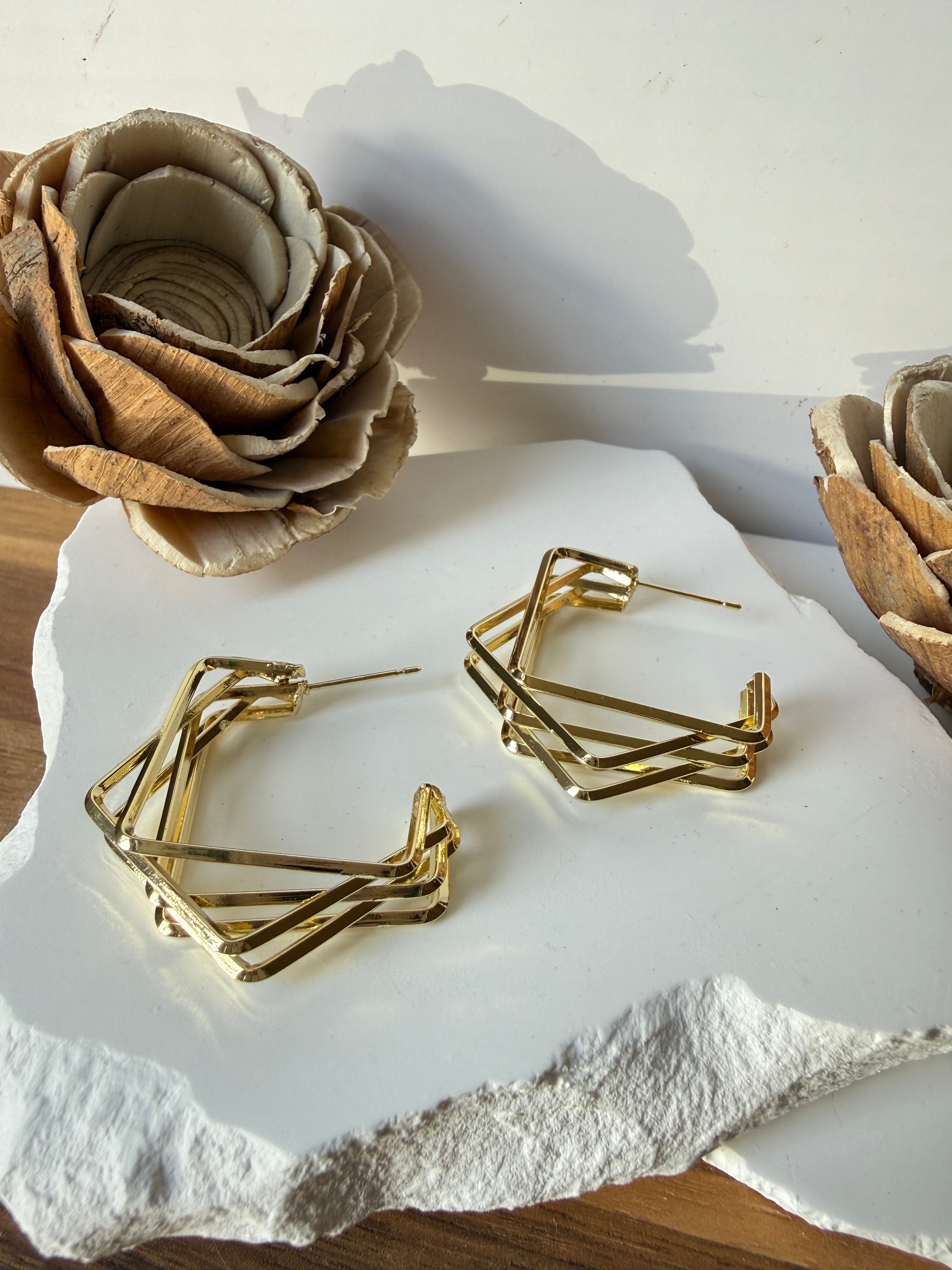 The Luxe Lines - Gold